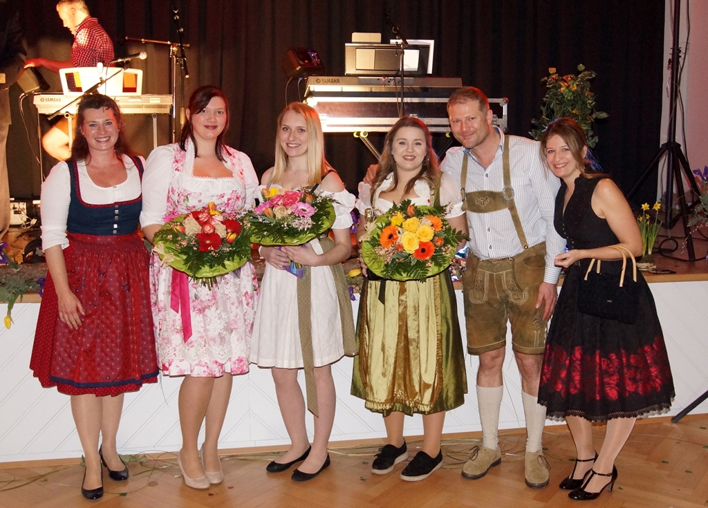 Dirndlprämierung Gruppe klein